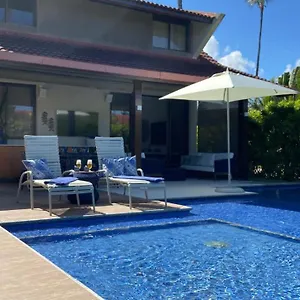 https://bangal-luxo-oka-beach-muro-alto.portodegalinhashotels.com